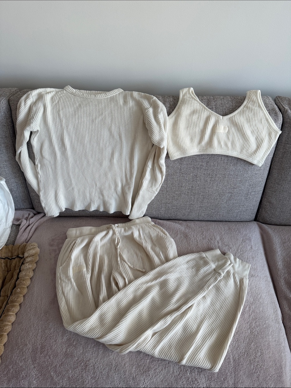 🩶Set of 3 SET Active Waffle-Knit Long Sleeve Top, Bralette, Joggers